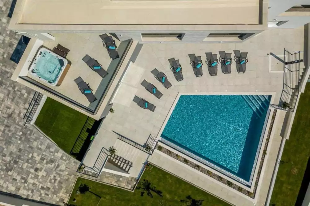 Villa 350m² in Croatia, Kastela. Priced at 2200000€ rent photo-4