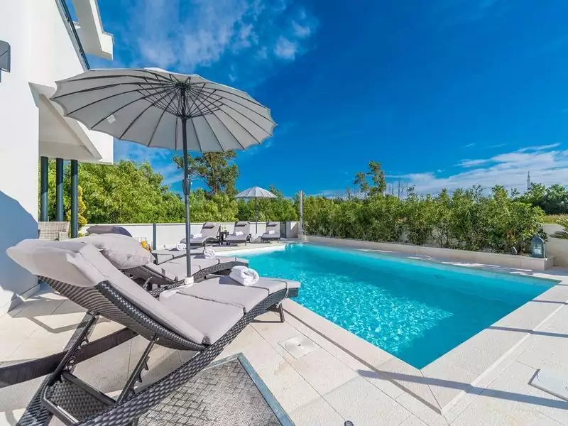 Villa 190m² in Croatia, Zadar. Priced at 660000€ rent photo-3