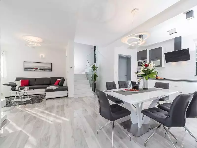 Villa 190m² in Croatia, Zadar. Priced at 660000€ rent photo-13