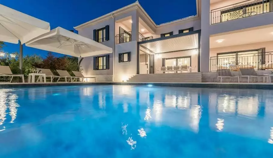 Villa 425m² in Croatia, Zadar. Priced at 1200000€ rent photo-2