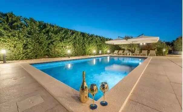 Villa 425m² in Croatia, Zadar. Priced at 1200000€ rent photo-4