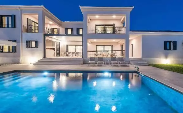 Villa 425m² in Croatia, Zadar. Priced at 1200000€ rent photo-5