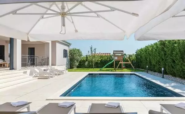 Villa 425m² in Croatia, Zadar. Priced at 1200000€ rent photo-7