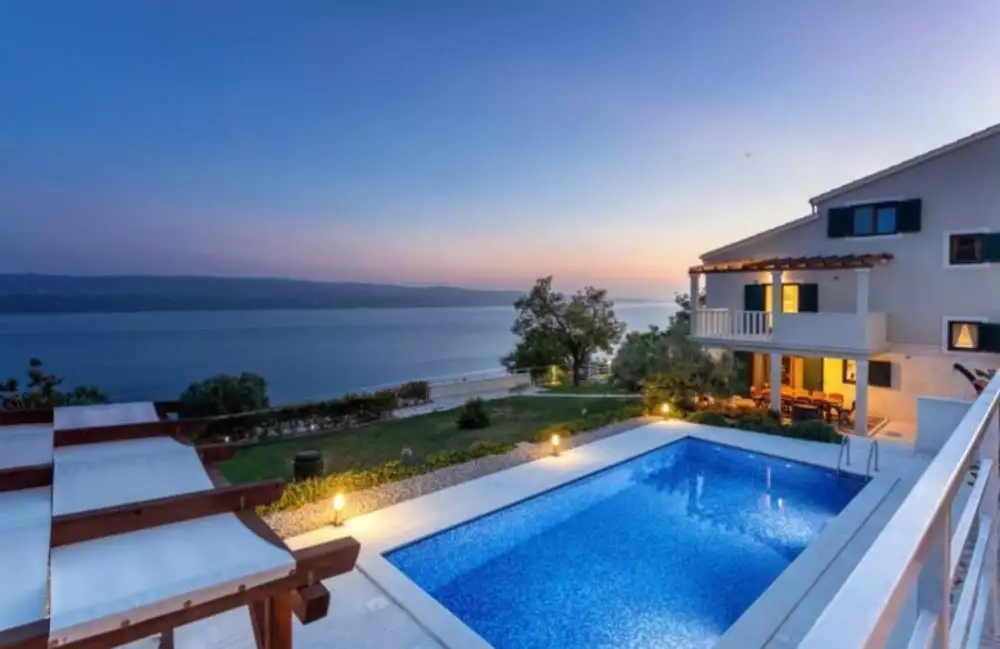 Villa 330m² in Croatia, Omis. Priced at 1600000€ rent photo-1