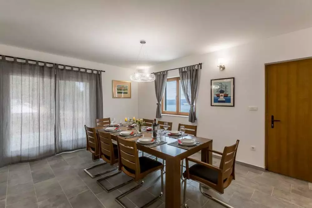 Villa 330m² in Croatia, Omis. Priced at 1600000€ rent photo-12