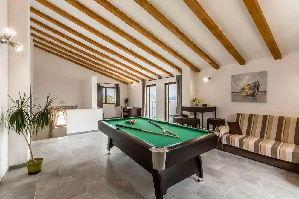 Villa 330m² in Croatia, Omis. Priced at 1600000€ rent photo-16