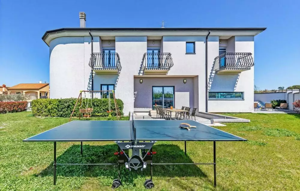 Villa 380m² in Croatia, Medulin. Priced at 1500000€ rent photo-12