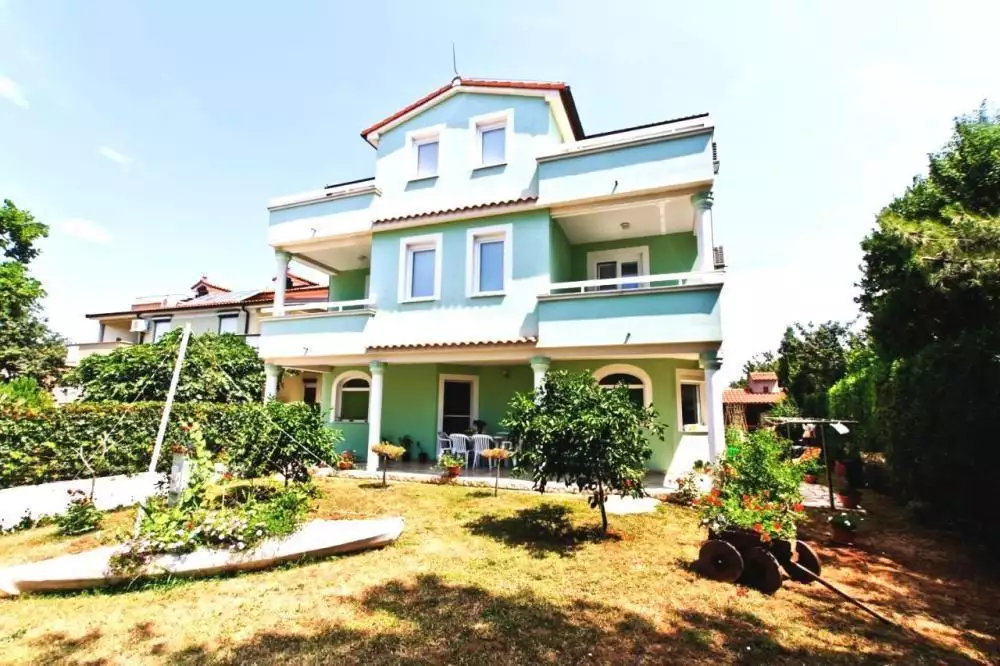 Hotels 523m² in Croatia, Medulin. Priced at 1050000€ rent photo-1