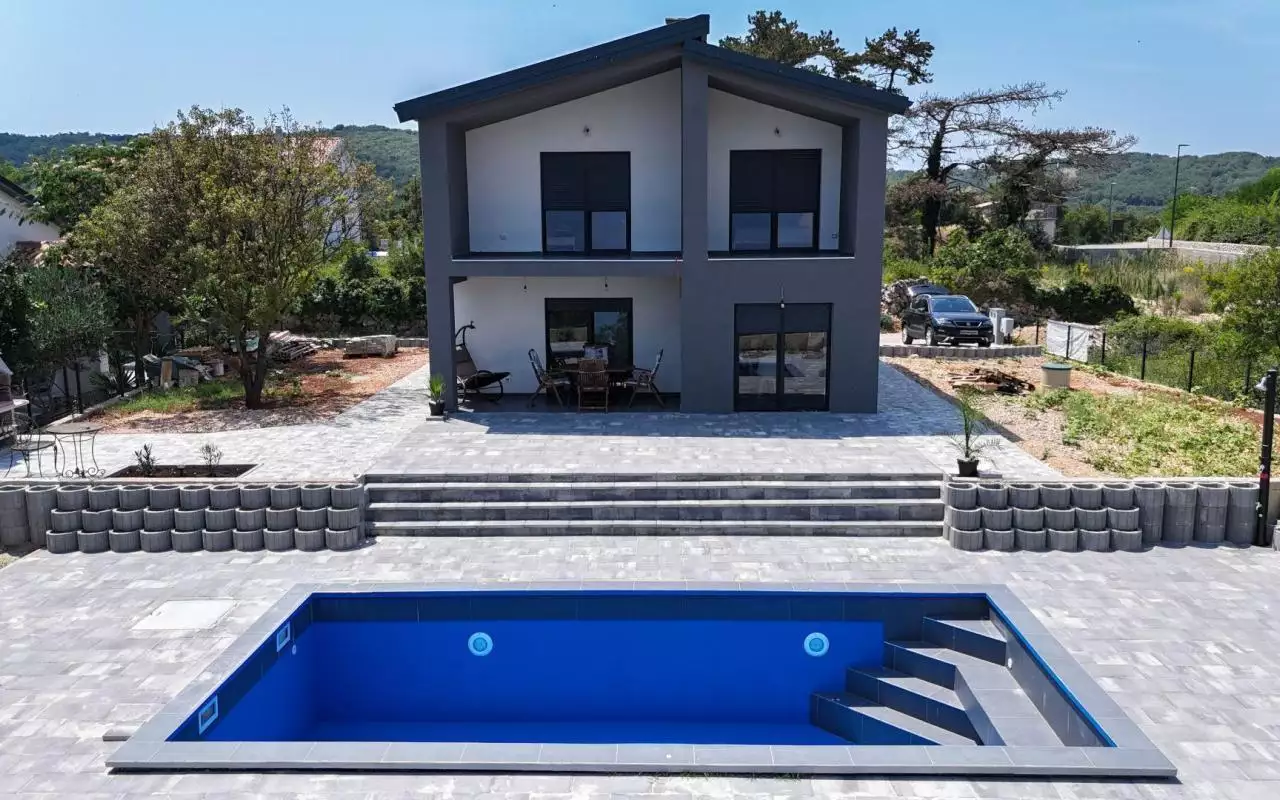 Villa 125m² in Croatia, Vrbnik. Priced at 699000€ rent photo-2