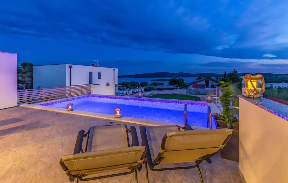 Villa 175m² in Croatia, Medulin. Priced at 1300000€ rent photo-10
