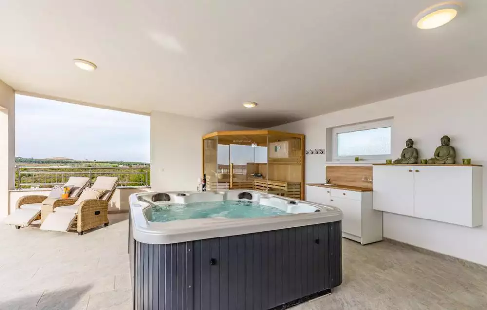 Villa 175m² in Croatia, Medulin. Priced at 1300000€ rent photo-15