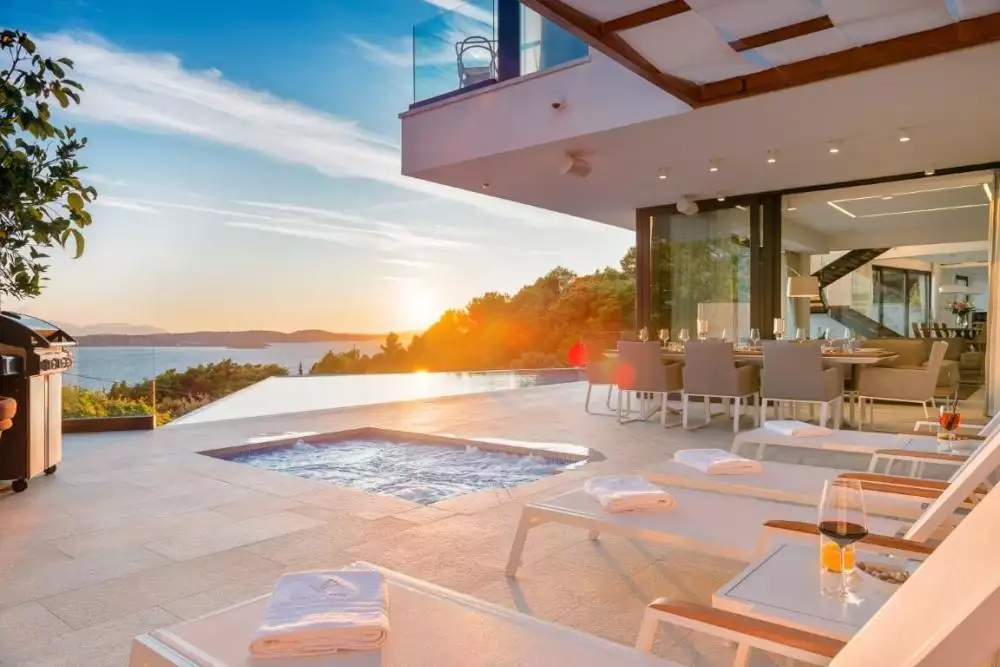 Villa 280m² in Croatia, Hvar. Priced at 5000000€ rent photo-1