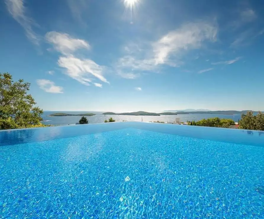 Villa 280m² in Croatia, Hvar. Priced at 5000000€ rent photo-3
