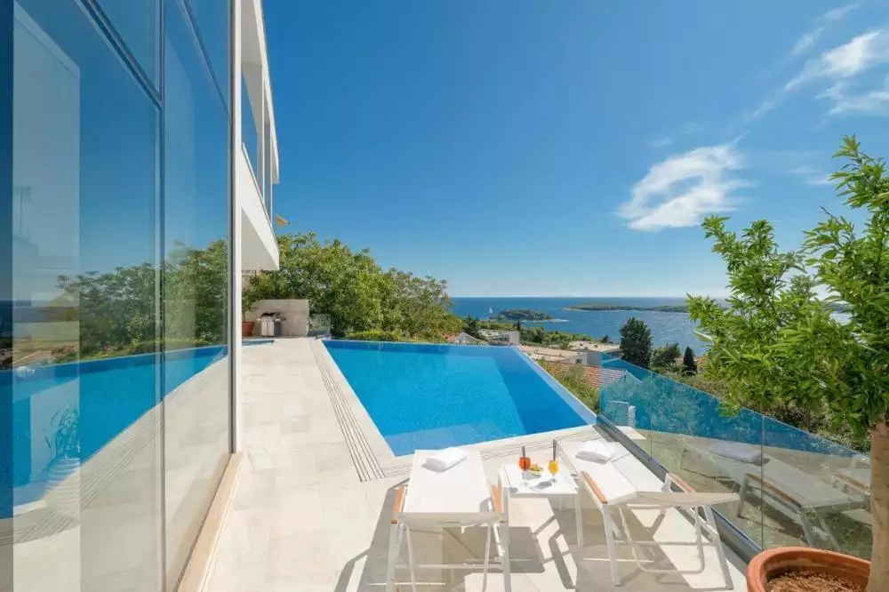 Villa 280m² in Croatia, Hvar. Priced at 5000000€ rent photo-9