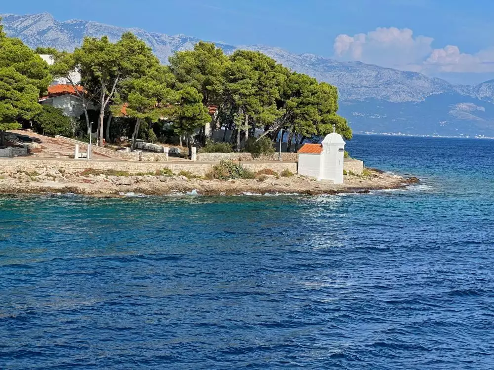 Villa 1m² in Croatia, Sumartin. Priced at 1400000€ rent photo-1