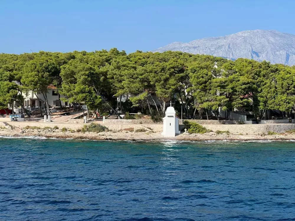 Villa 1m² in Croatia, Sumartin. Priced at 1400000€ rent photo-5