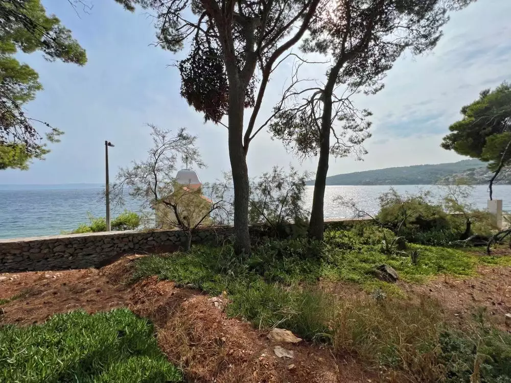 Villa 1m² in Croatia, Sumartin. Priced at 1400000€ rent photo-7
