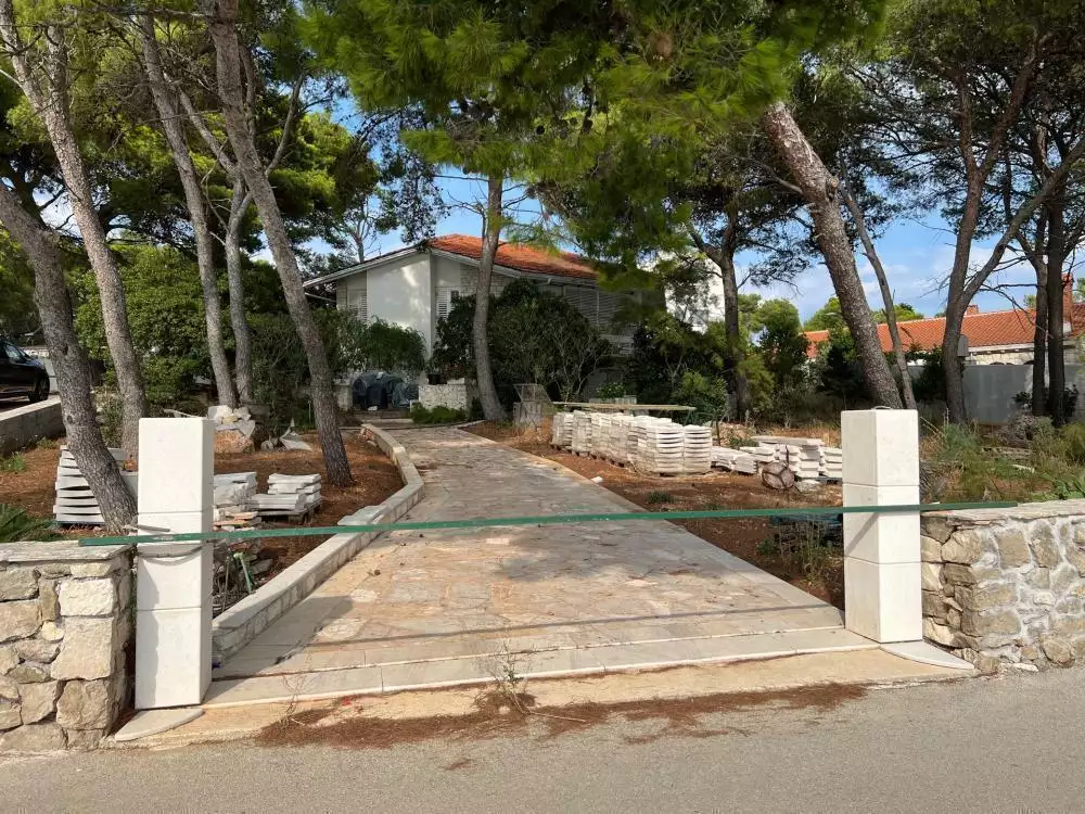 Villa 1m² in Croatia, Sumartin. Priced at 1400000€ rent photo-14