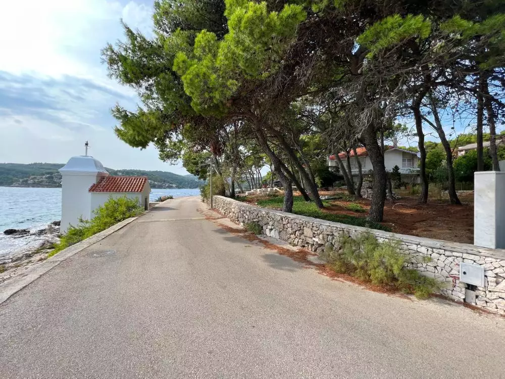 Villa 1m² in Croatia, Sumartin. Priced at 1400000€ rent photo-16