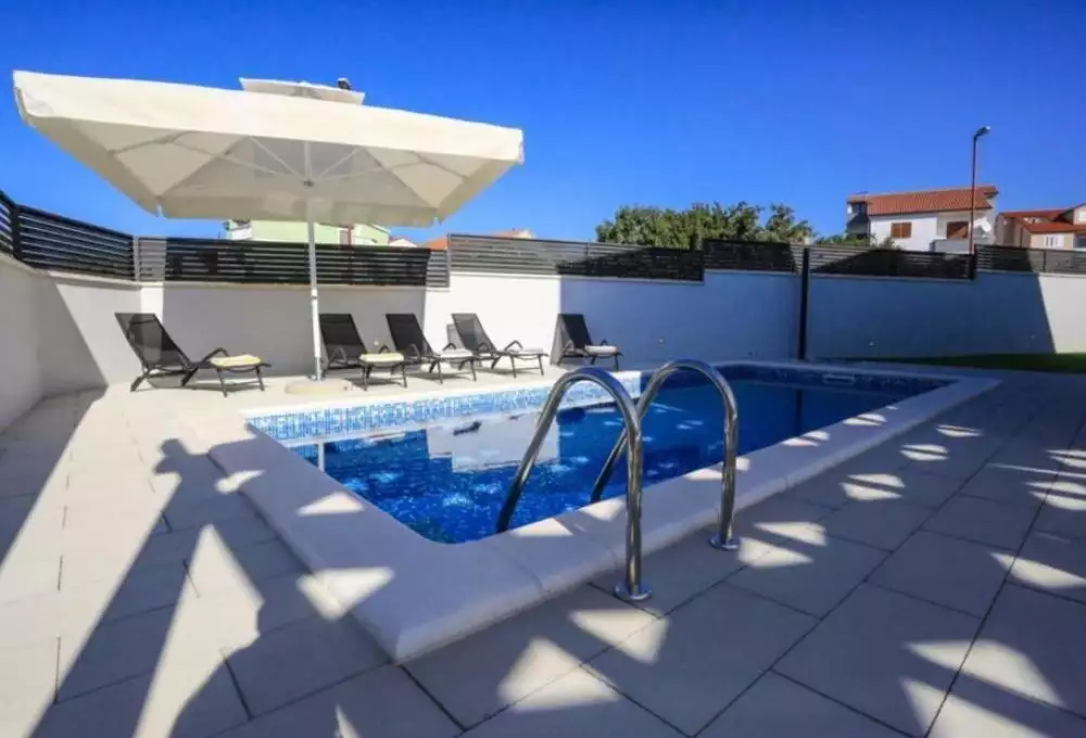 Villa 197m² in Croatia, Brodarica. Priced at 580000€ rent photo-3