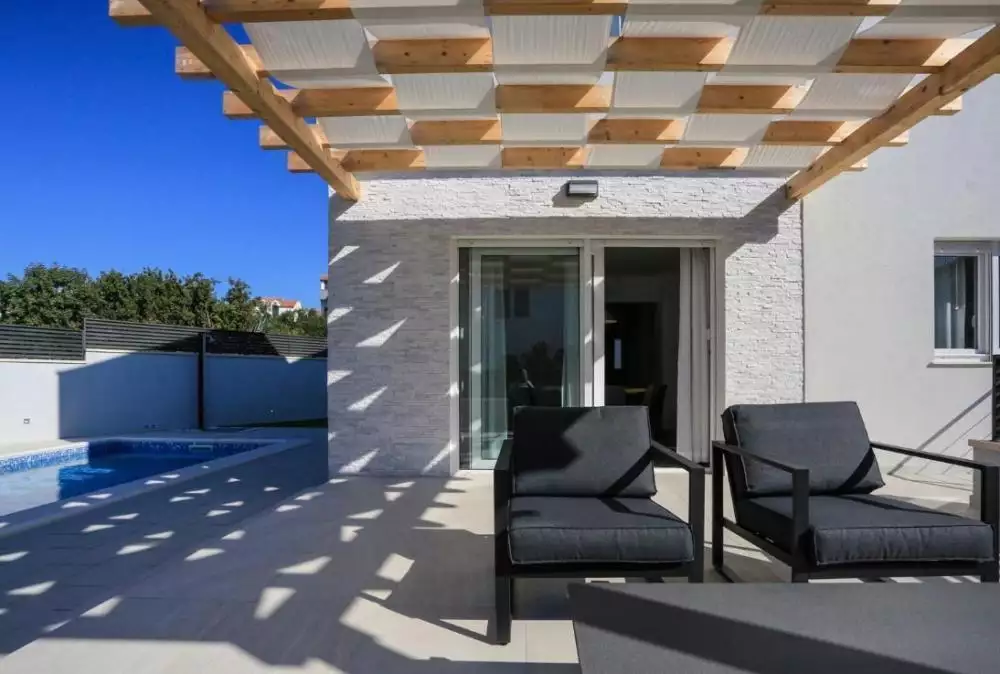 Villa 197m² in Croatia, Brodarica. Priced at 580000€ rent photo-4