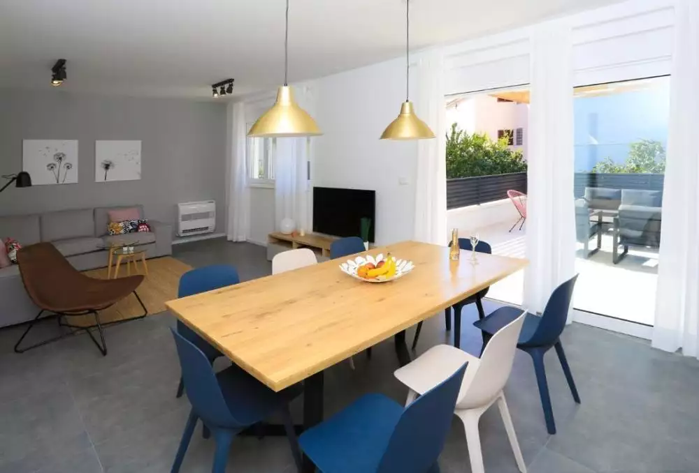 Villa 197m² in Croatia, Brodarica. Priced at 580000€ rent photo-7