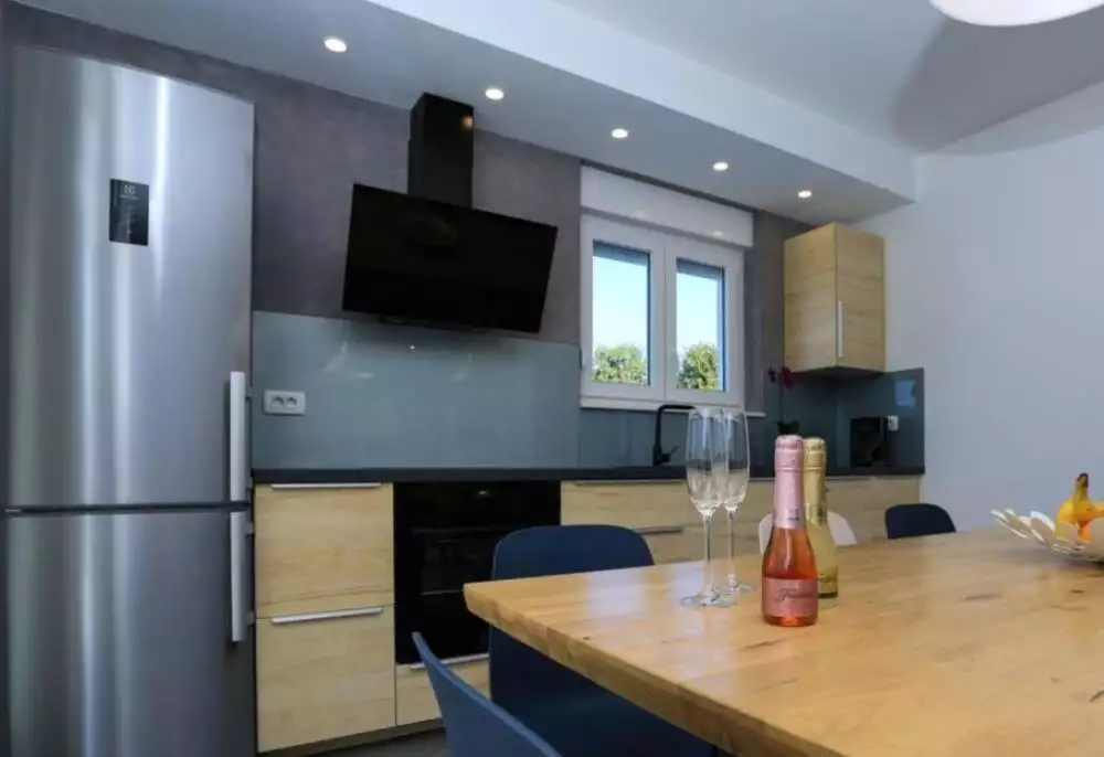 Villa 197m² in Croatia, Brodarica. Priced at 580000€ rent photo-9