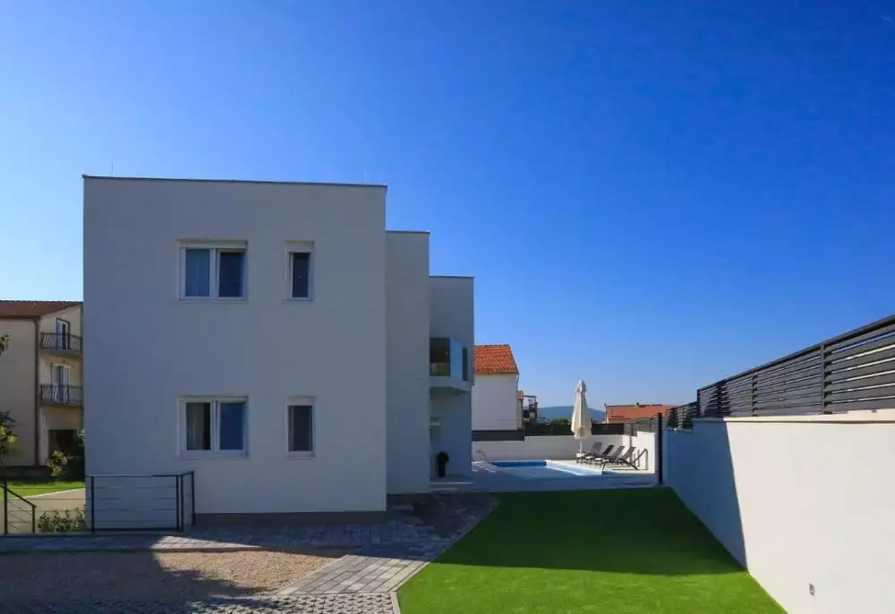 Villa 197m² in Croatia, Brodarica. Priced at 580000€ rent photo-10