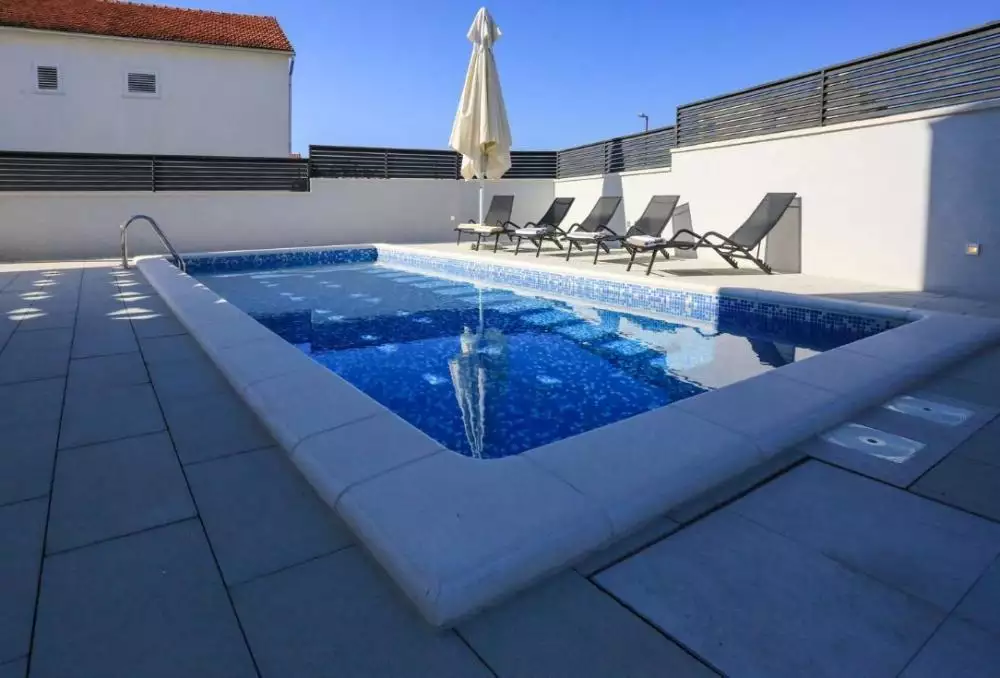 Villa 197m² in Croatia, Brodarica. Priced at 580000€ rent photo-11