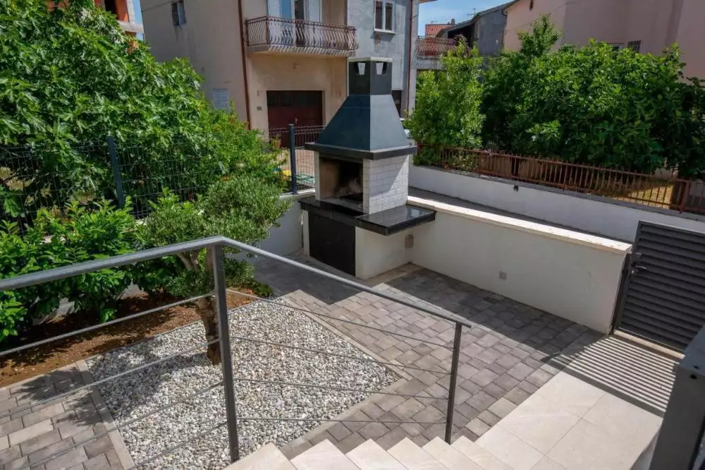 Villa 197m² in Croatia, Brodarica. Priced at 580000€ rent photo-21