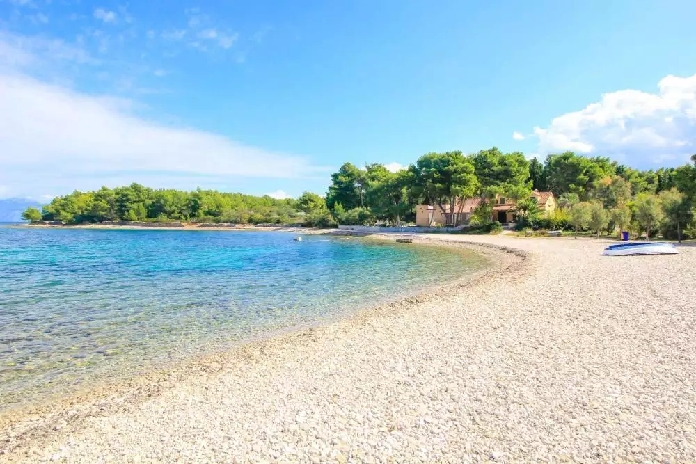Villa 210m² in Croatia, Supetar. Priced at 1750000€ rent photo-1