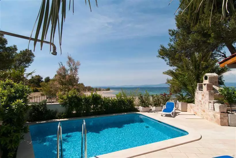 Villa 210m² in Croatia, Supetar. Priced at 1750000€ rent photo-4