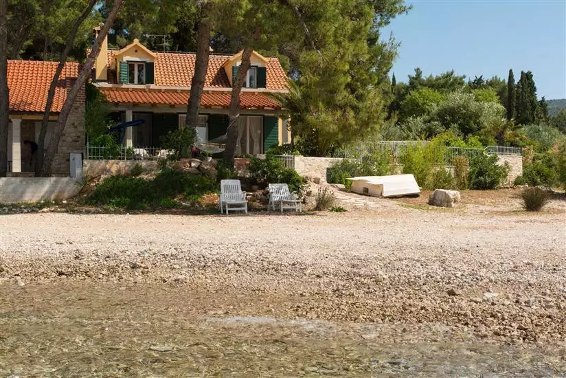 Villa 210m² in Croatia, Supetar. Priced at 1750000€ rent photo-5