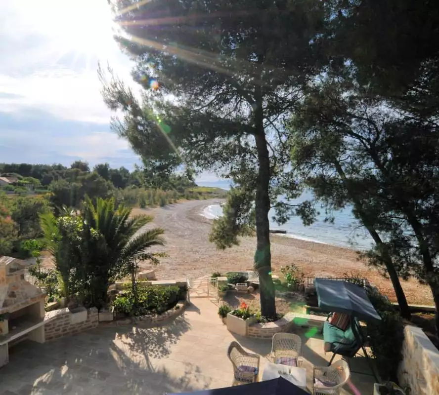 Villa 210m² in Croatia, Supetar. Priced at 1750000€ rent photo-8