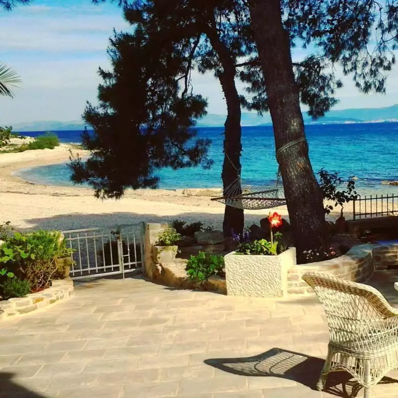 Villa 210m² in Croatia, Supetar. Priced at 1750000€ rent photo-9