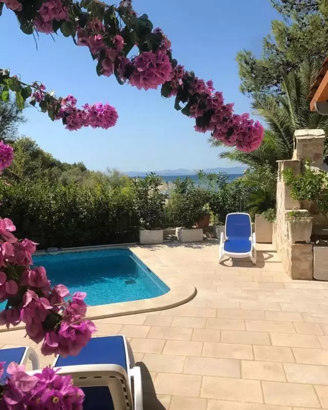 Villa 210m² in Croatia, Supetar. Priced at 1750000€ rent photo-10