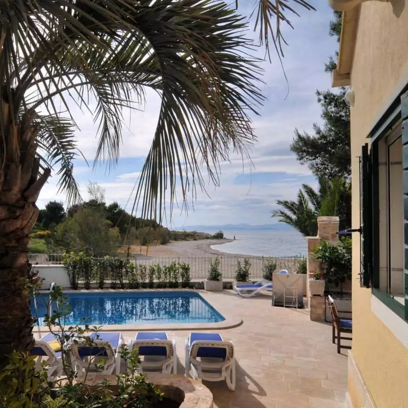 Villa 210m² in Croatia, Supetar. Priced at 1750000€ rent photo-11