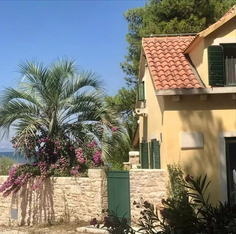 Villa 210m² in Croatia, Supetar. Priced at 1750000€ rent photo-12