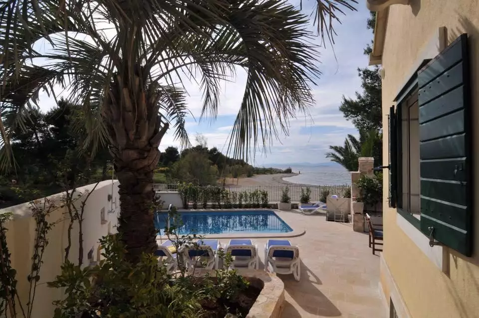 Villa 210m² in Croatia, Supetar. Priced at 1750000€ rent photo-13