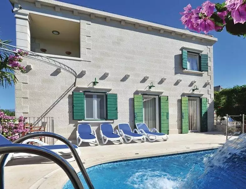 Villa 140m² in Croatia, Mirca. Priced at 1455000€ rent photo-2