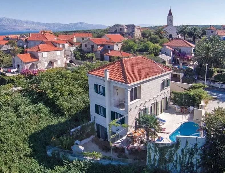 Villa 140m² in Croatia, Mirca. Priced at 1455000€ rent photo-3