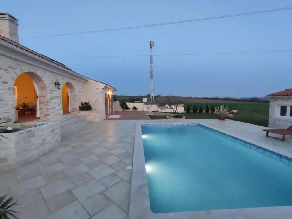 Villa 143m² in Croatia, Brtonigla. Priced at 675500€ rent photo-1