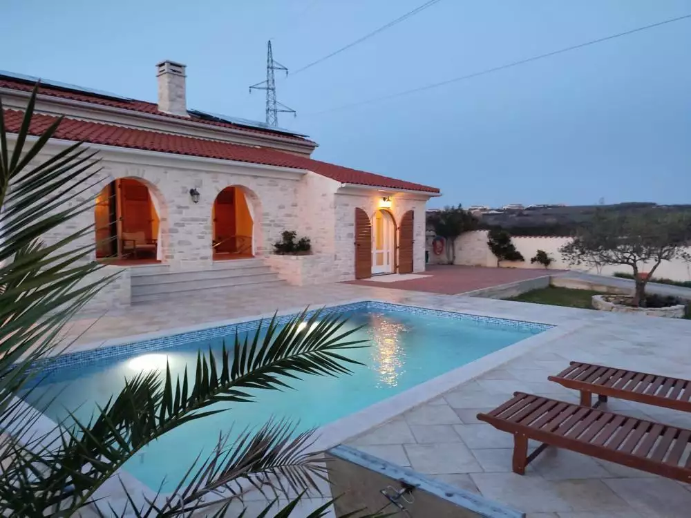 Villa 143m² in Croatia, Brtonigla. Priced at 675500€ rent photo-2