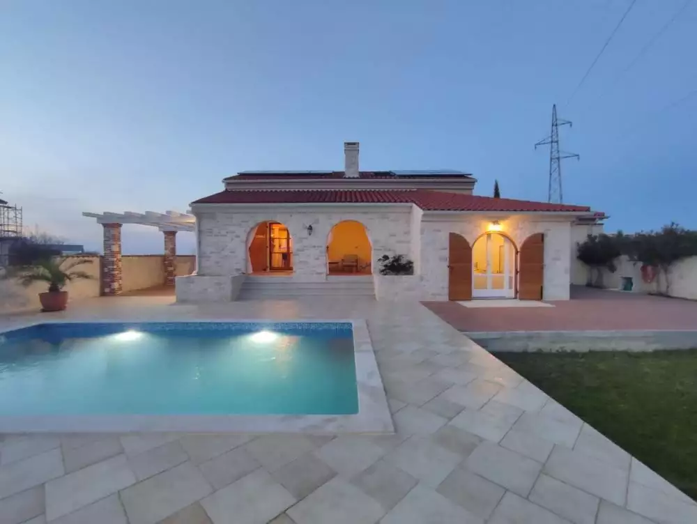 Villa 143m² in Croatia, Brtonigla. Priced at 675500€ rent photo-3