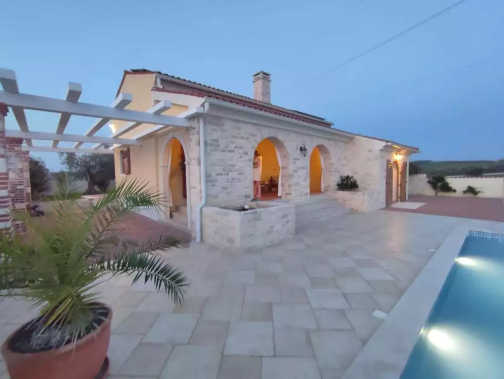 Villa 143m² in Croatia, Brtonigla. Priced at 675500€ rent photo-4