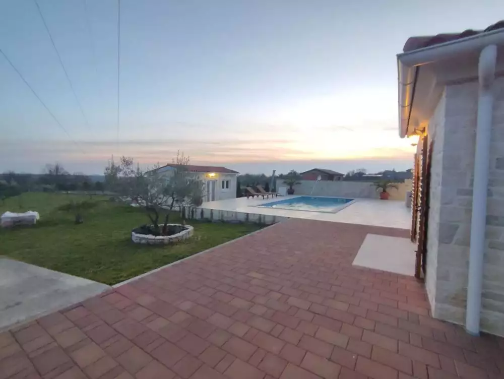 Villa 143m² in Croatia, Brtonigla. Priced at 675500€ rent photo-8