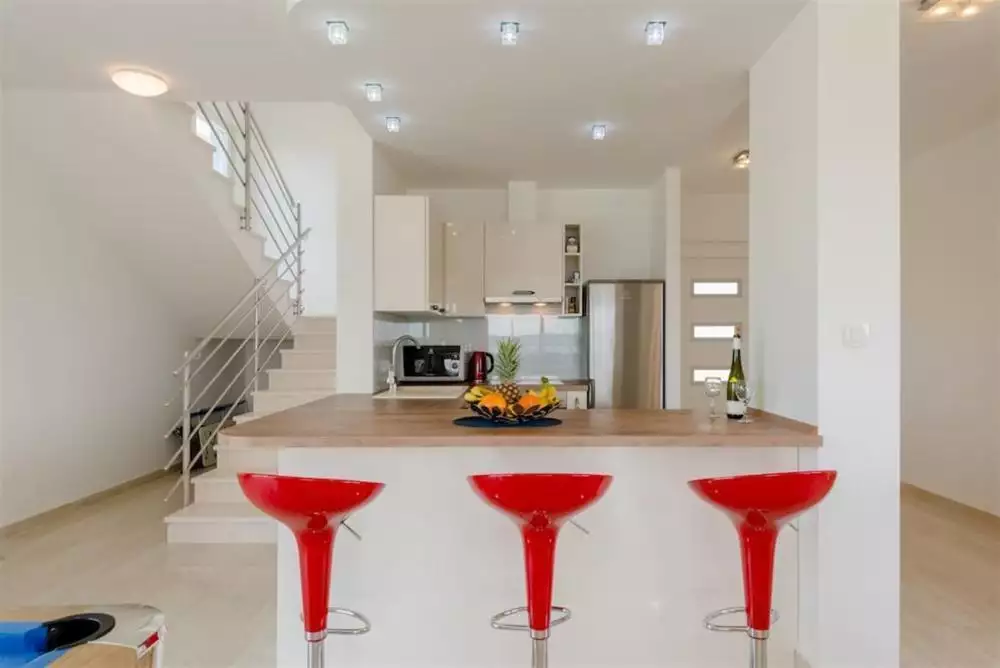 Villa 240m² in Croatia, Ciovo. Priced at 750000€ rent photo-4
