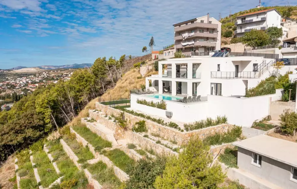 Villa 300m² in Croatia, Split. Priced at 1360000€ rent photo-5
