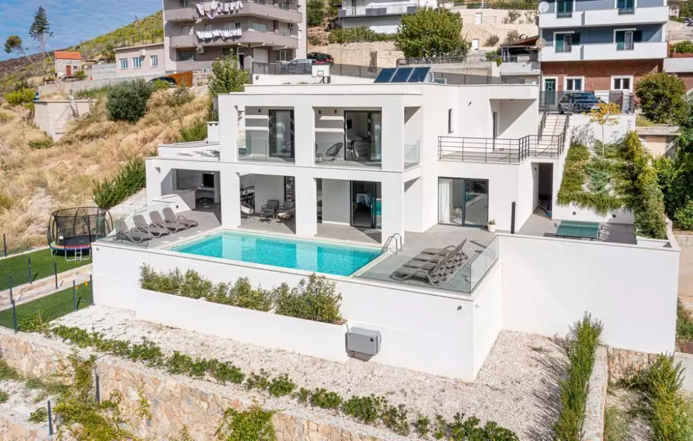 Villa 300m² in Croatia, Split. Priced at 1360000€ rent photo-9