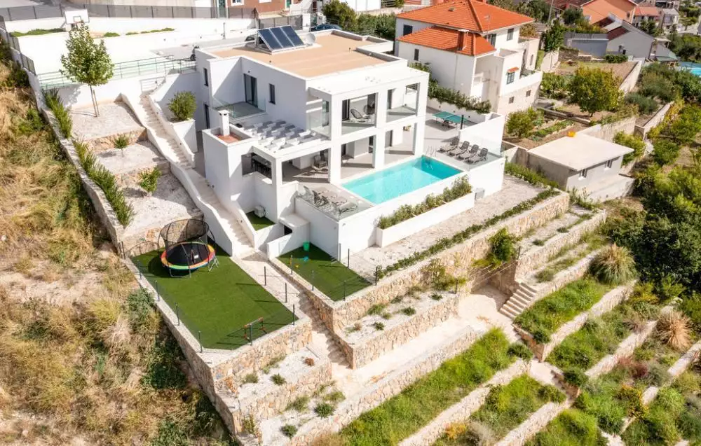 Villa 300m² in Croatia, Split. Priced at 1360000€ rent photo-11
